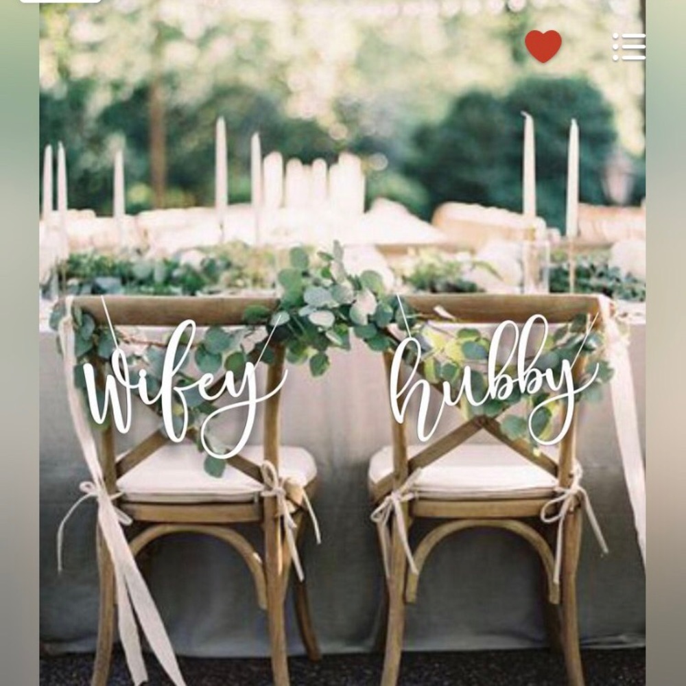 Hubby & Wifey chair sign